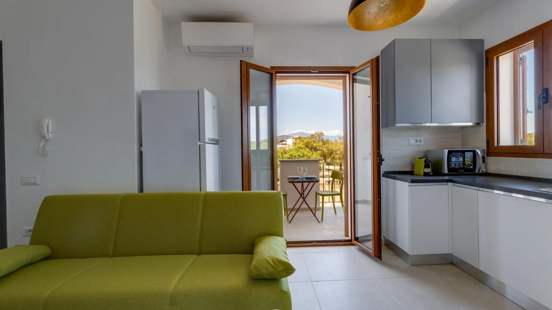 Orange Apartment 3 Àrbatax Itália