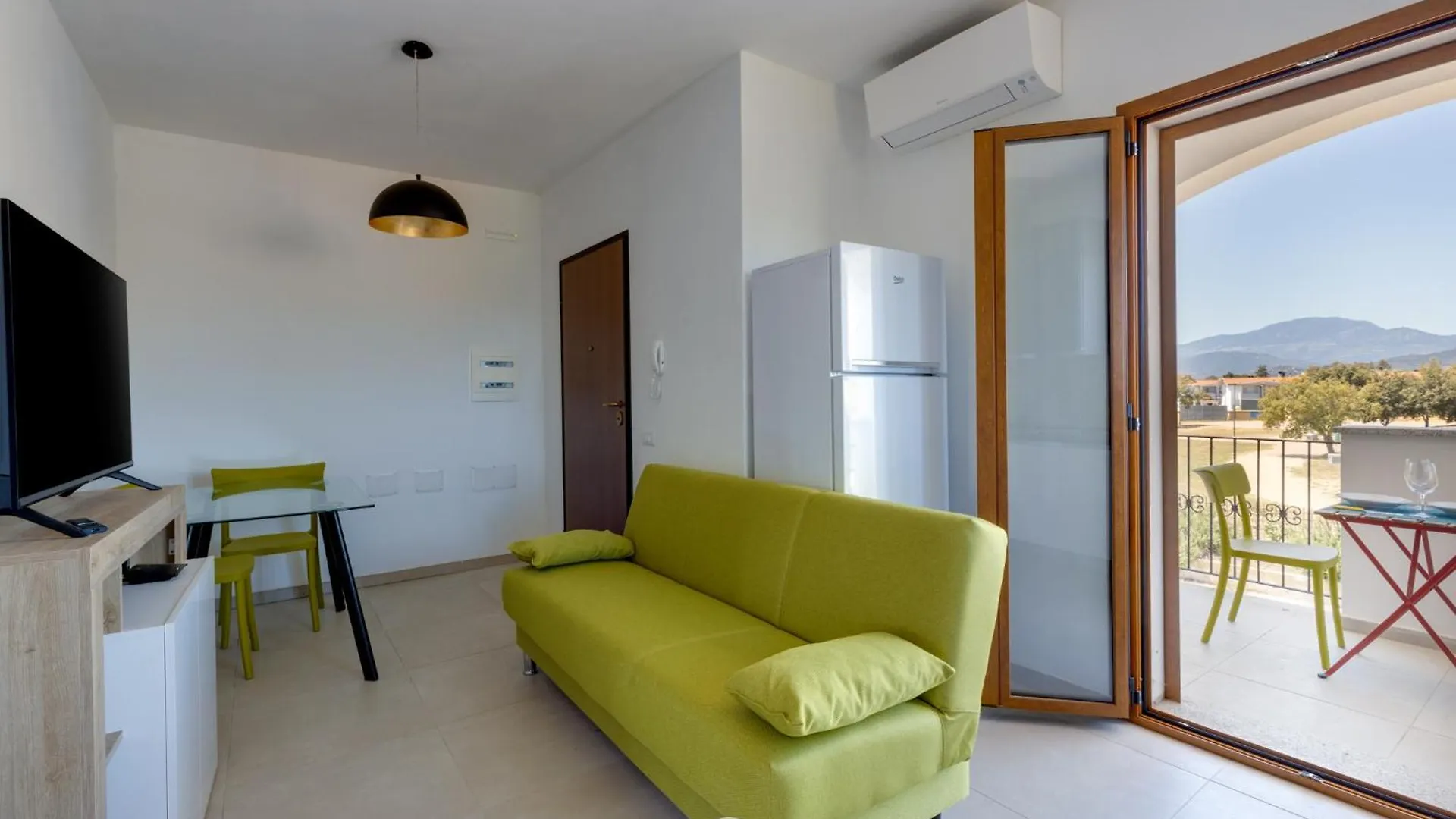 Orange Apartment 3 Àrbatax